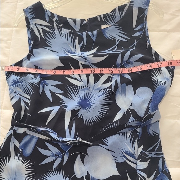 Navy and Light Blue Sleeveless Dress - Picture 7 of 9